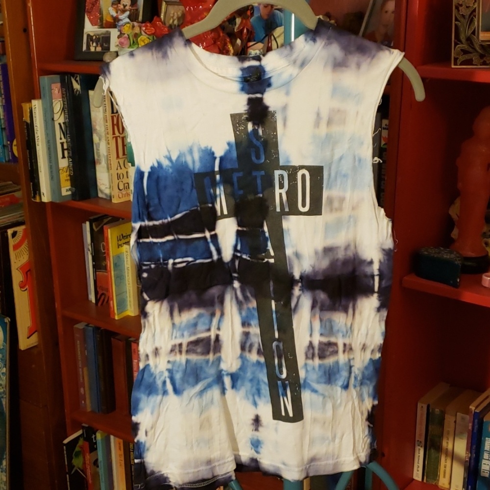 Metro station tie dye